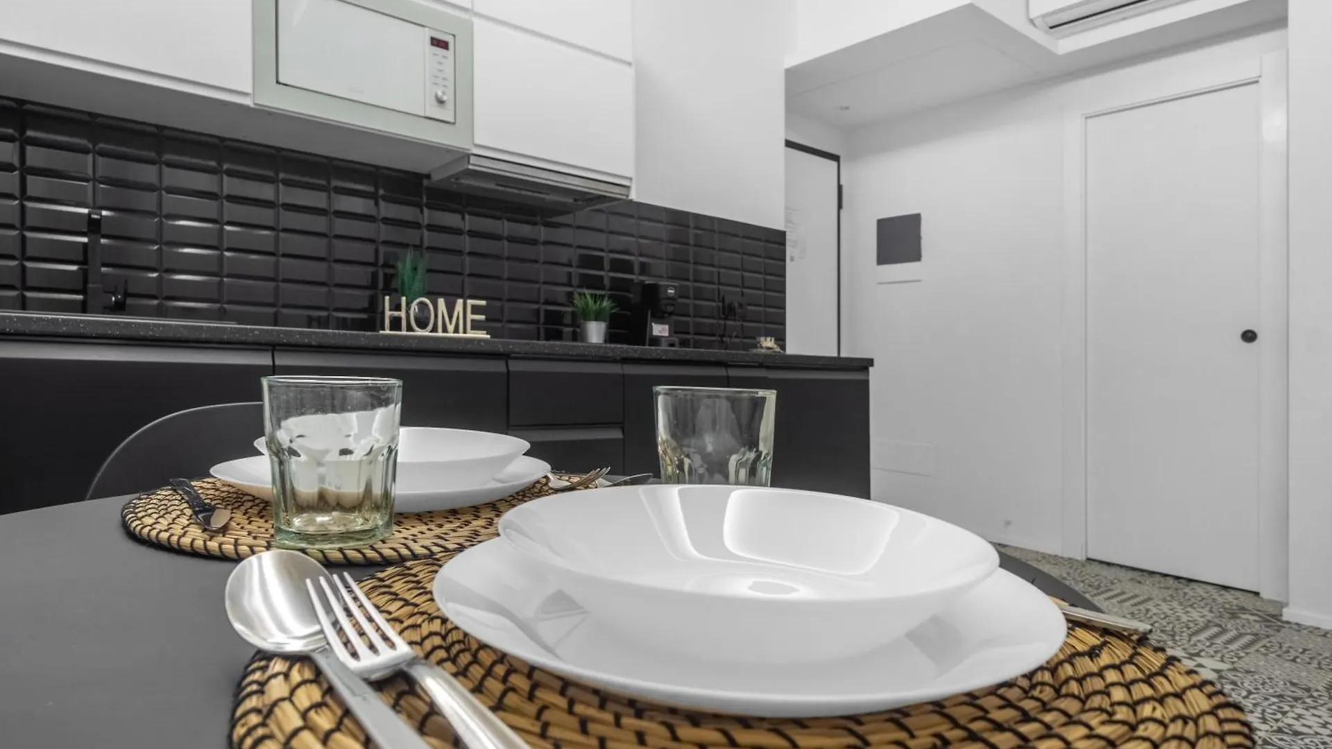 Pag60 -Crescenzago-Luxury Green House Milan 0*,