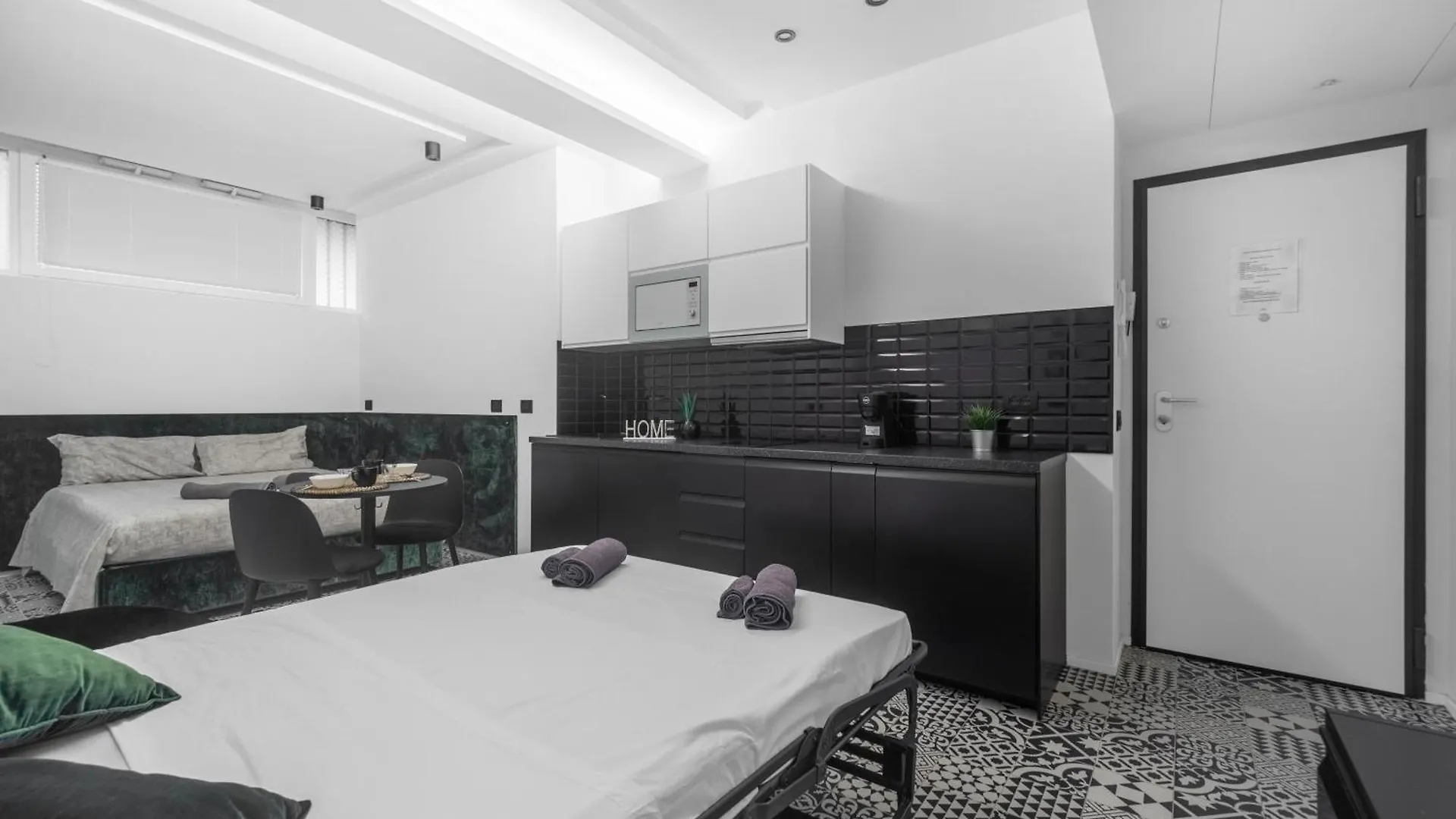 Pag60 -Crescenzago-Luxury Green House Milan Apartment