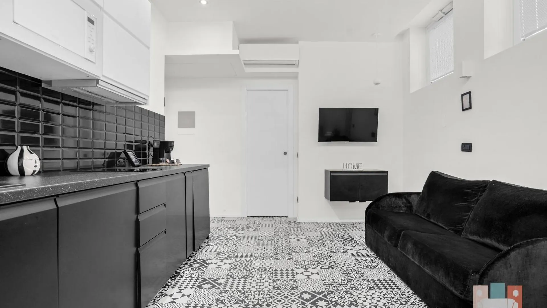 Pag60 -Crescenzago-Luxury Green House Milan 0*,